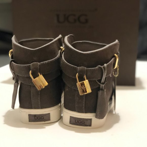 New UGG OZWEAR WATER RESISTANT MENS HIGH SHOES - Picture 5 of 8